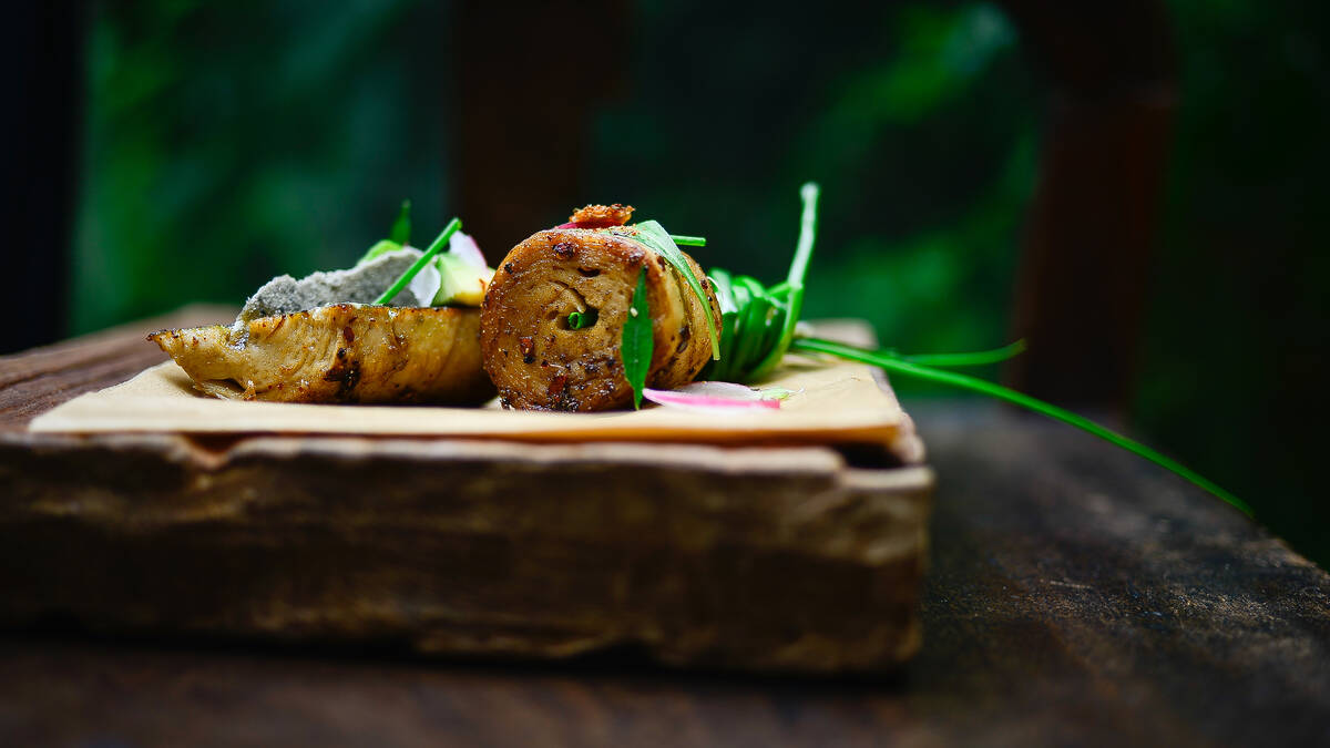 Moyu's vegan cuisine 莫语素食