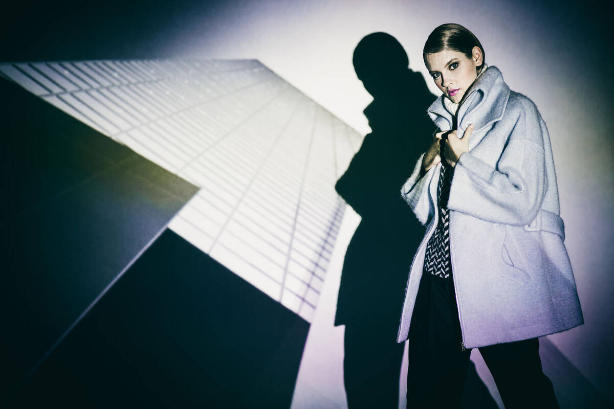 时装片 Under the Projector