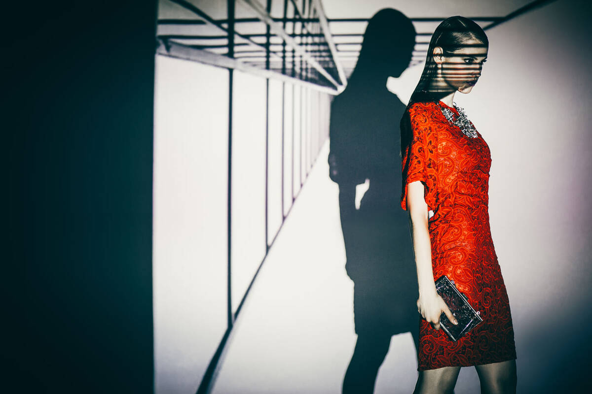 时装片 Under the Projector