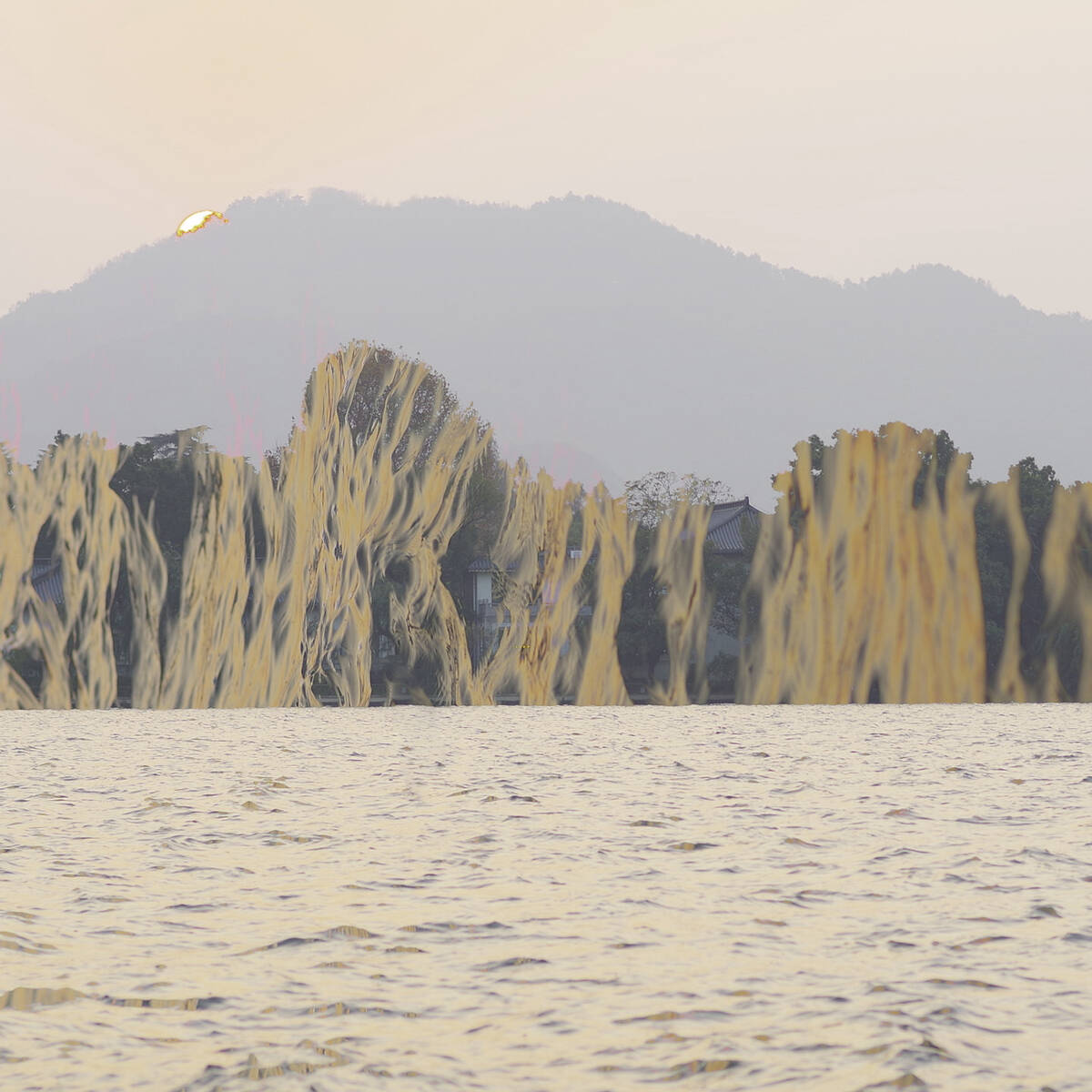 Tip Over or Stay Afloat 亦载 • 亦覆